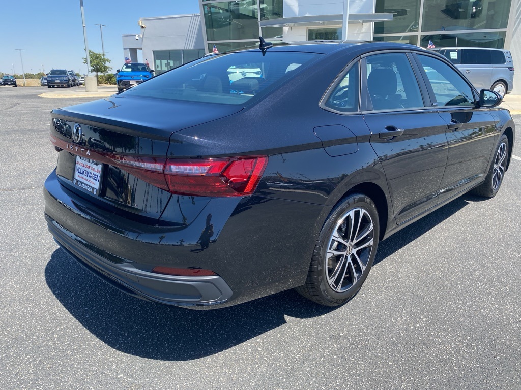 2025 Volkswagen Jetta 1.5T Sport photo 4