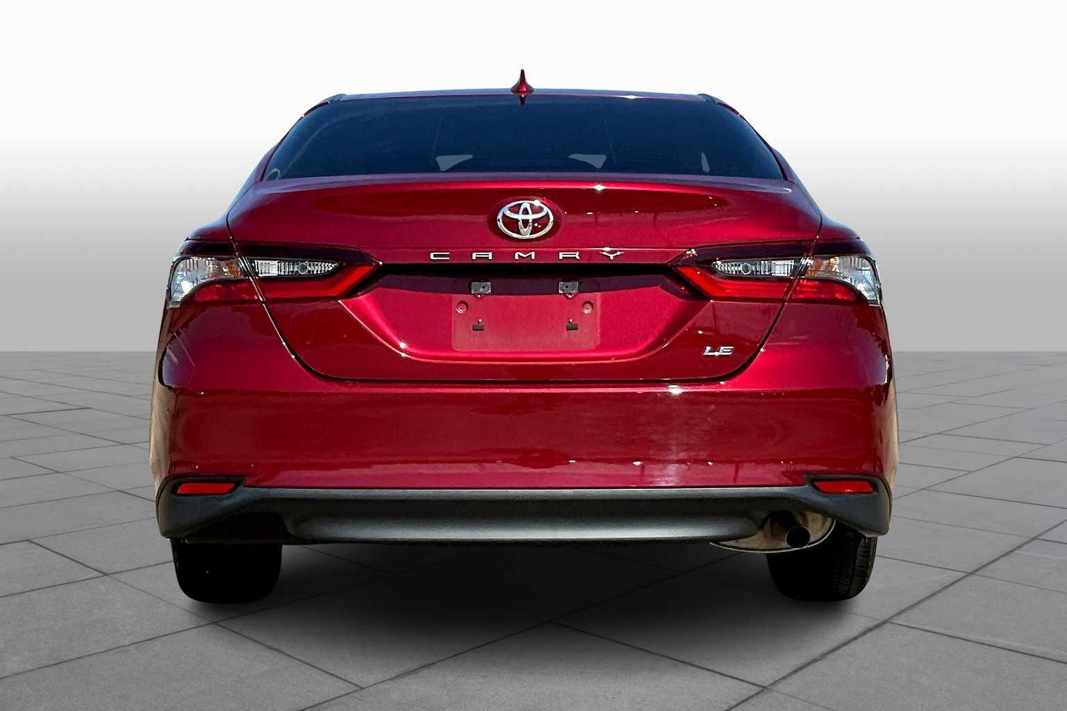 2022 Toyota Camry LE photo 4