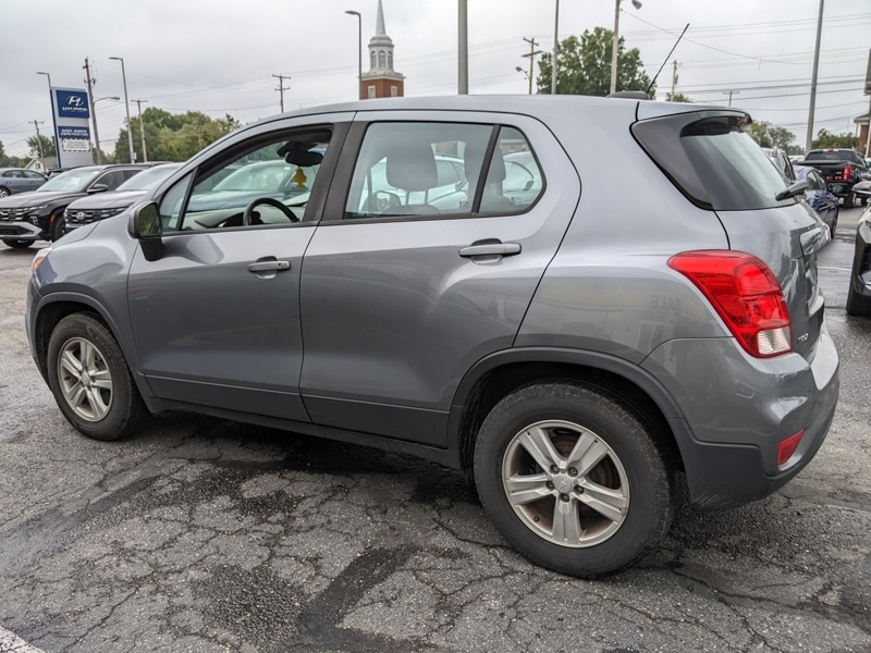 2020 Chevrolet Trax LS photo 4