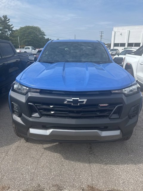 2026 Chevrolet Colorado Trail Boss photo 2