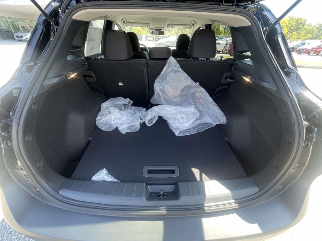 2026 Nissan Kicks SV photo 7