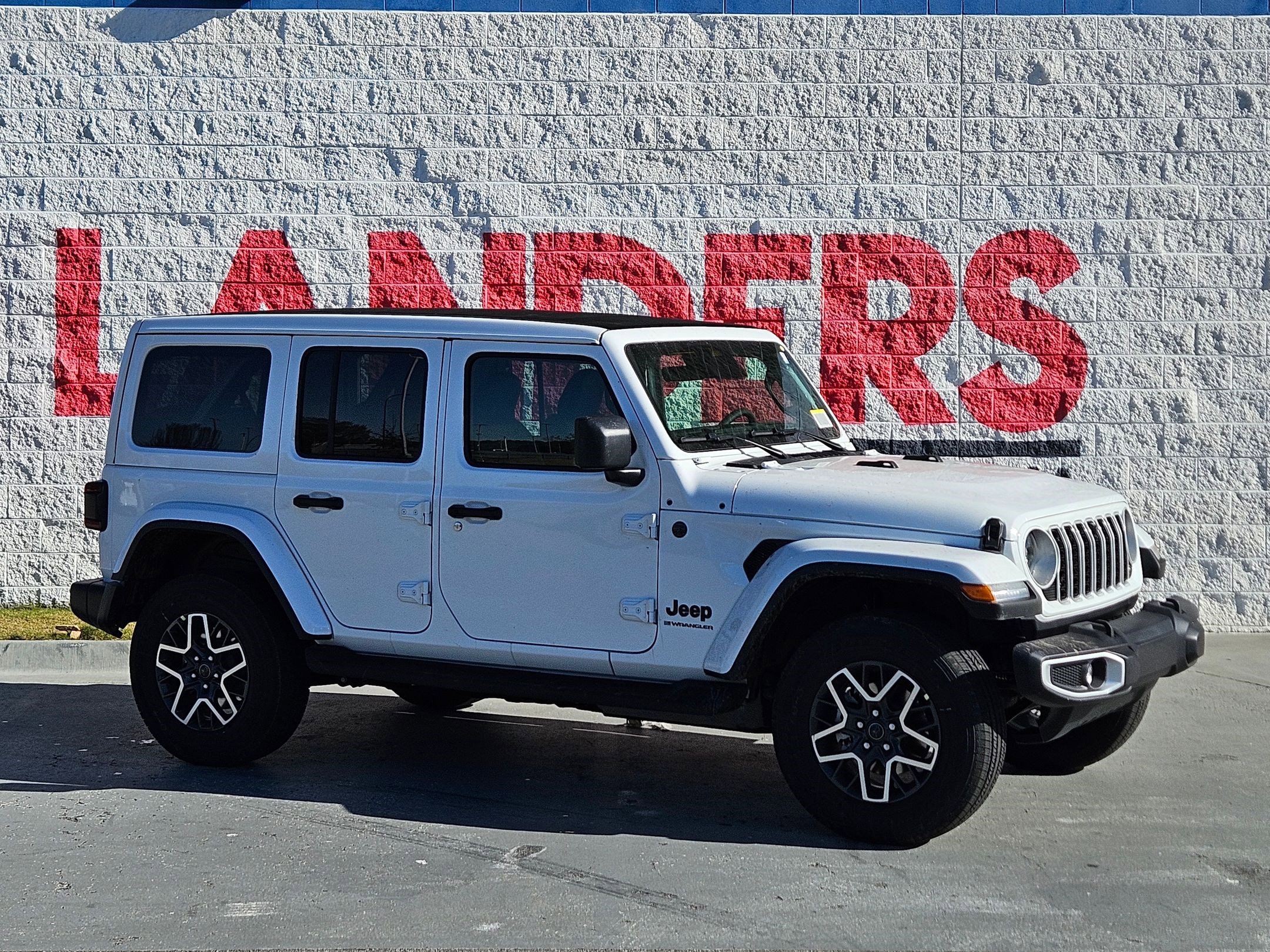 2026 Jeep Wrangler 4-Door Sahara's photo