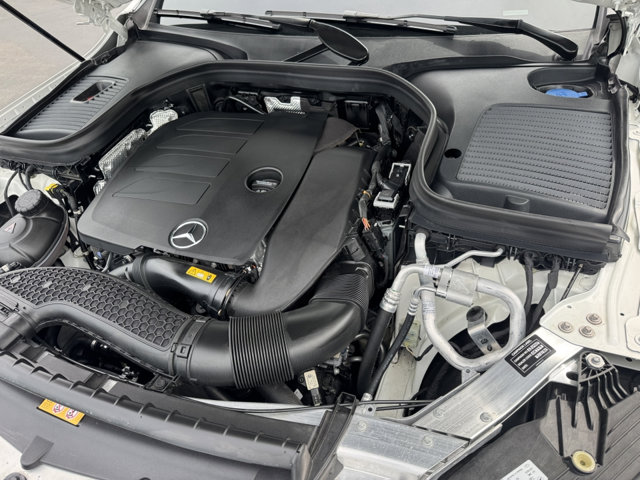 2022 Mercedes Benz GLC 300 photo 5