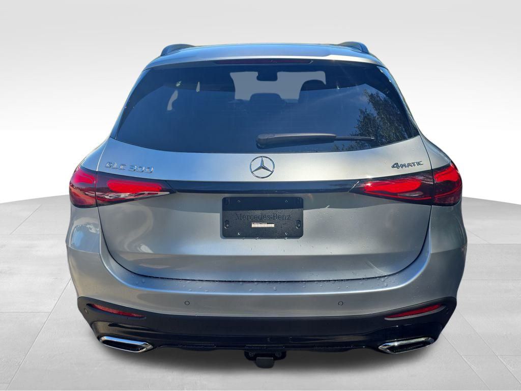 2026 Mercedes Benz GLC 300 4MATIC photo 4