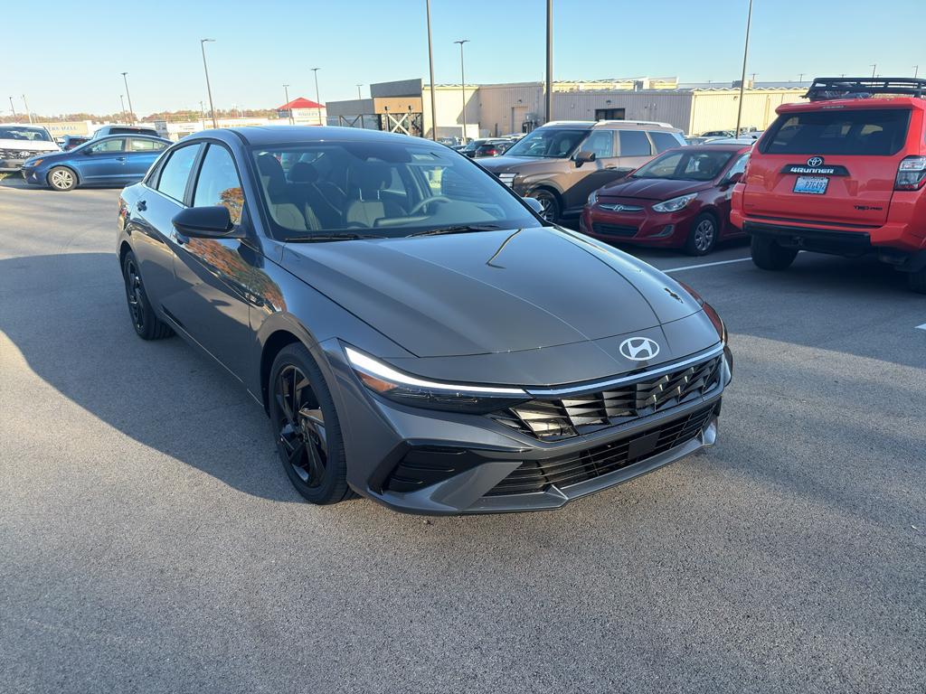 2026 Hyundai Elantra SEL's photo