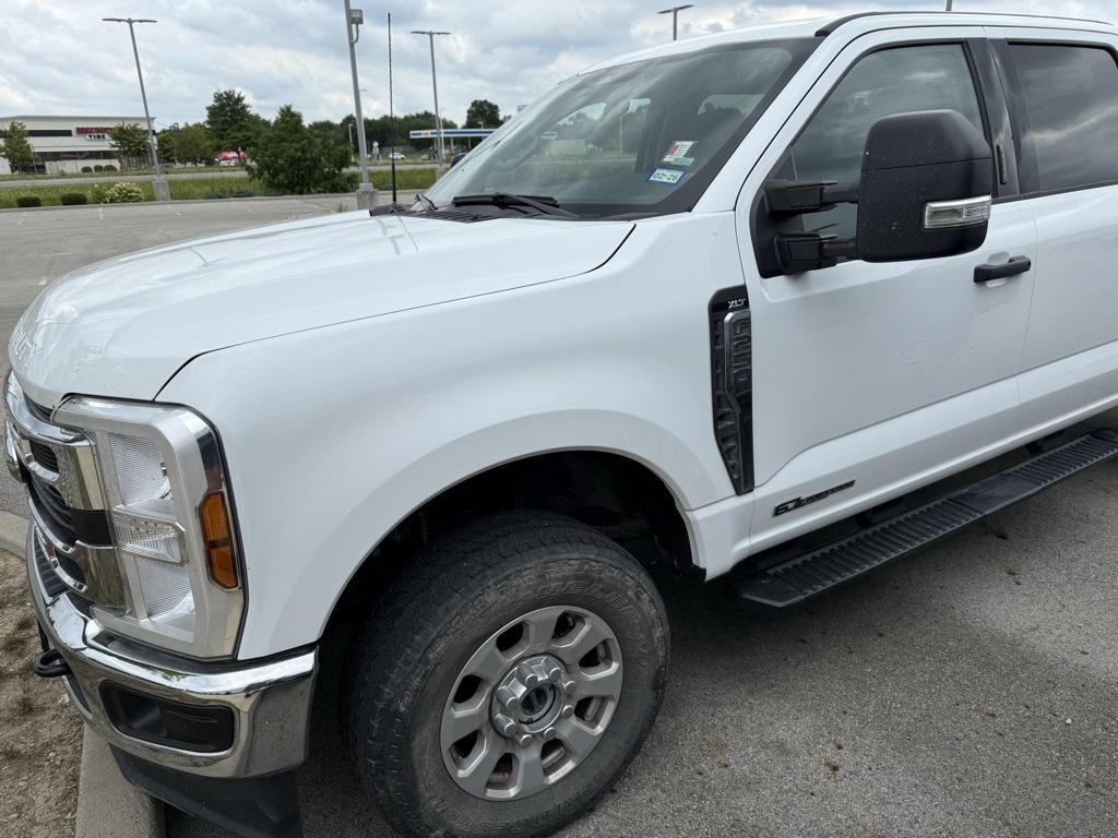 2024 Ford F-250 XLT photo 4