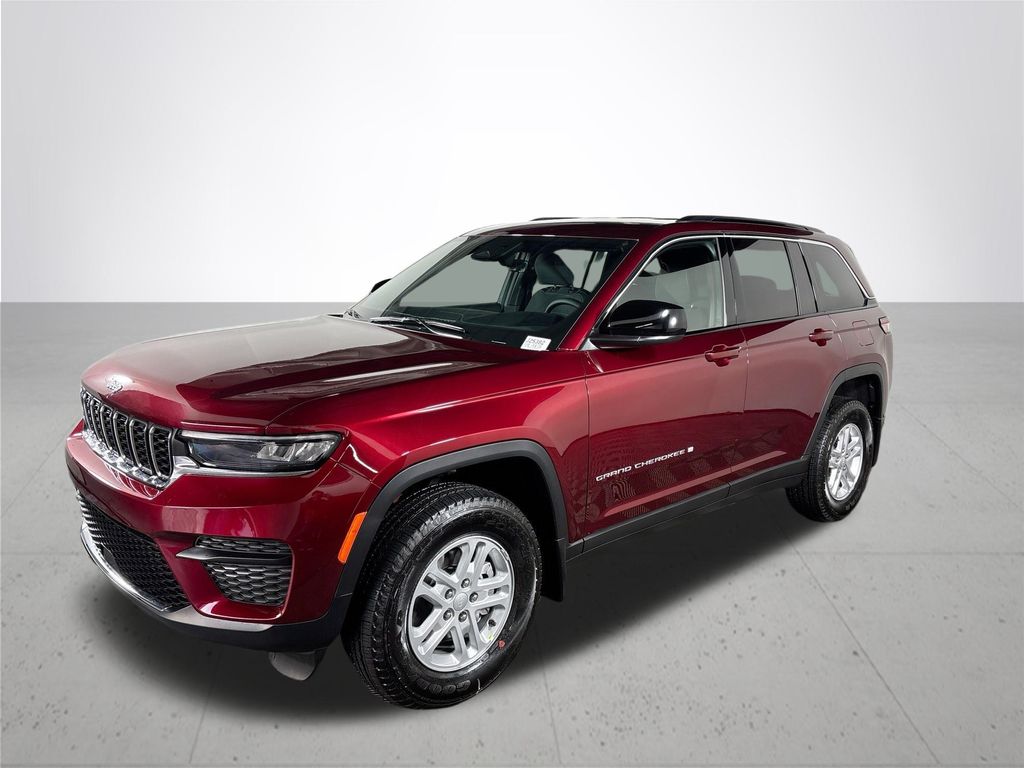 2025 Jeep Grand Cherokee Laredo photo 2