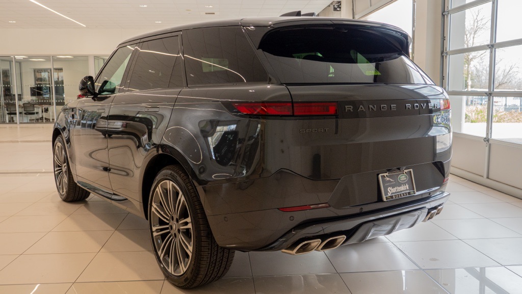 2025 Land Rover Range Rover Sport SE photo 2