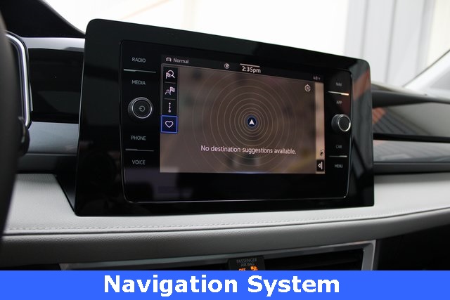 2025 Volkswagen Taos SEL photo 4