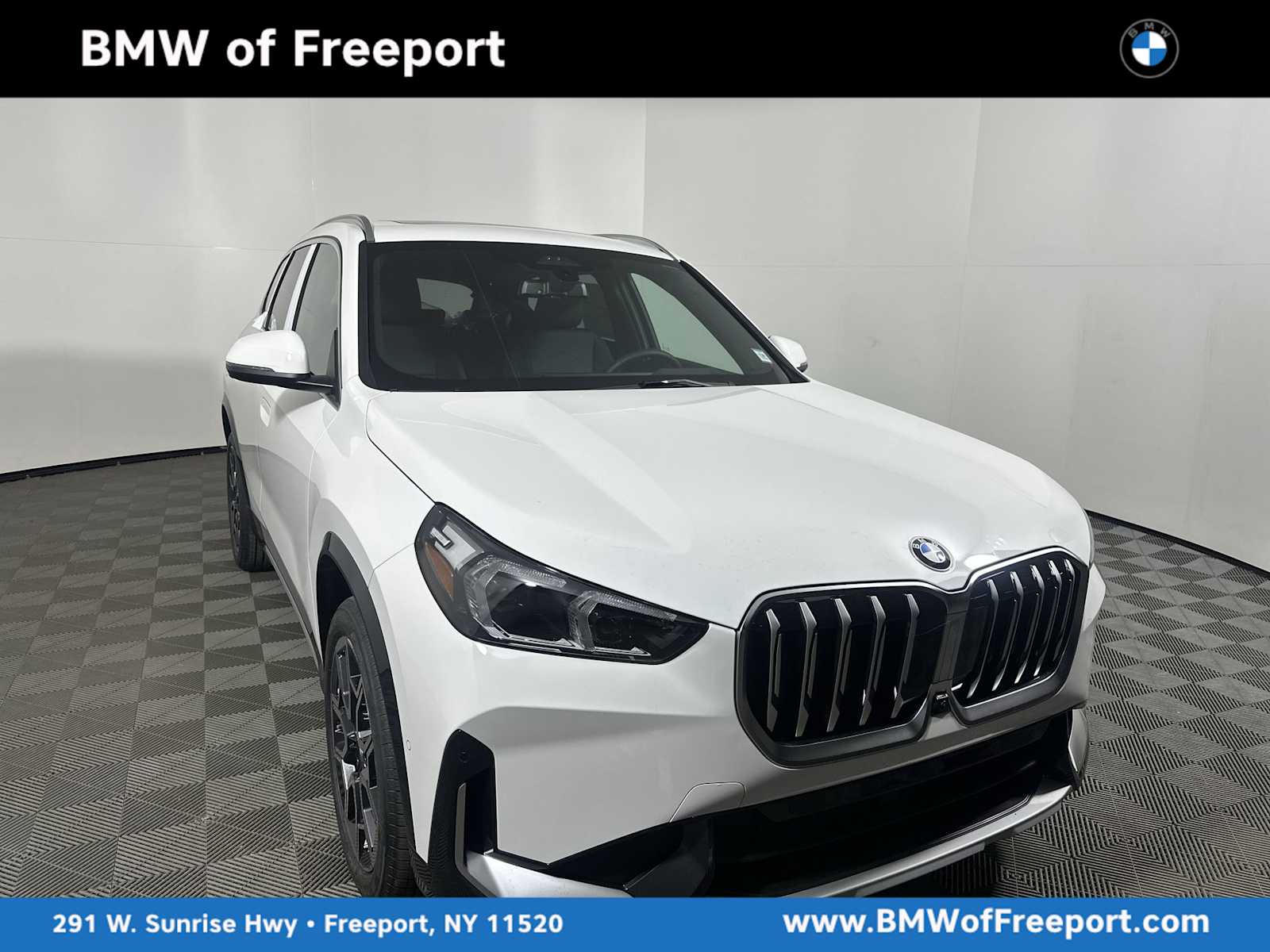 2026 BMW X1 28i's photo