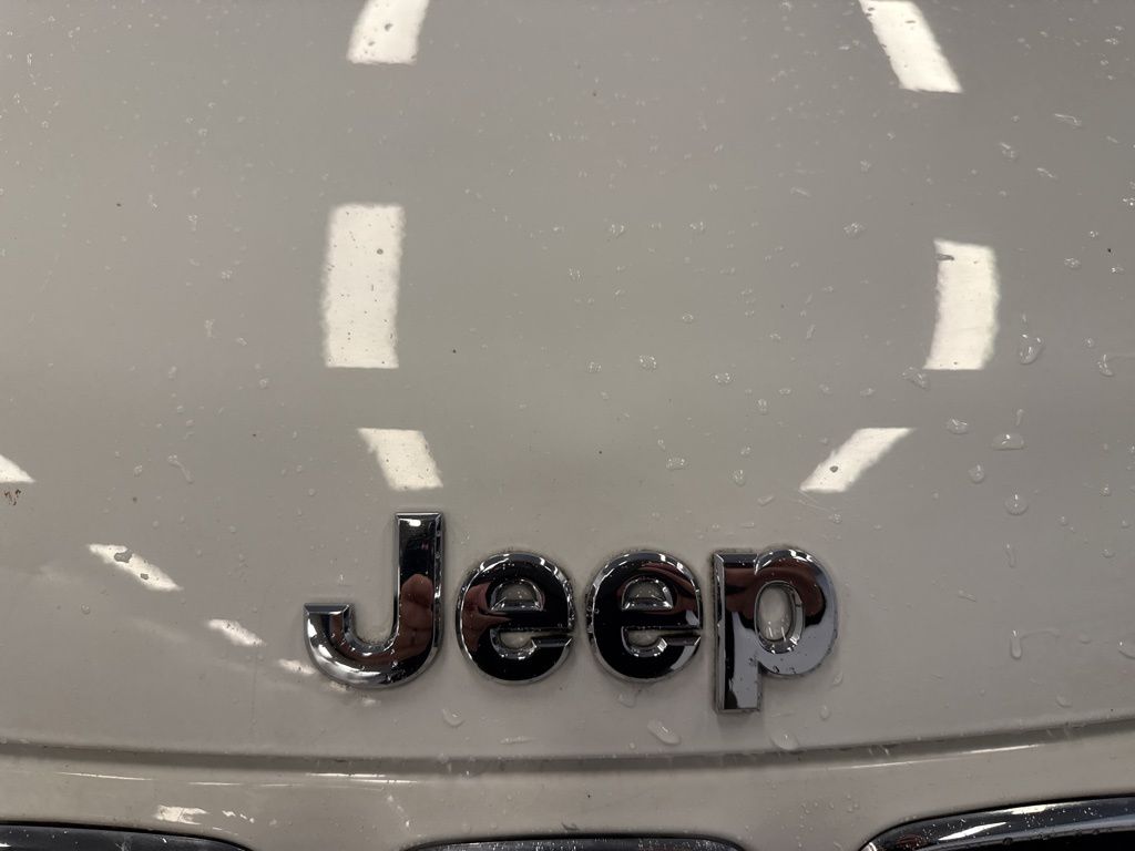 2013 Jeep Compass Latitude photo 3