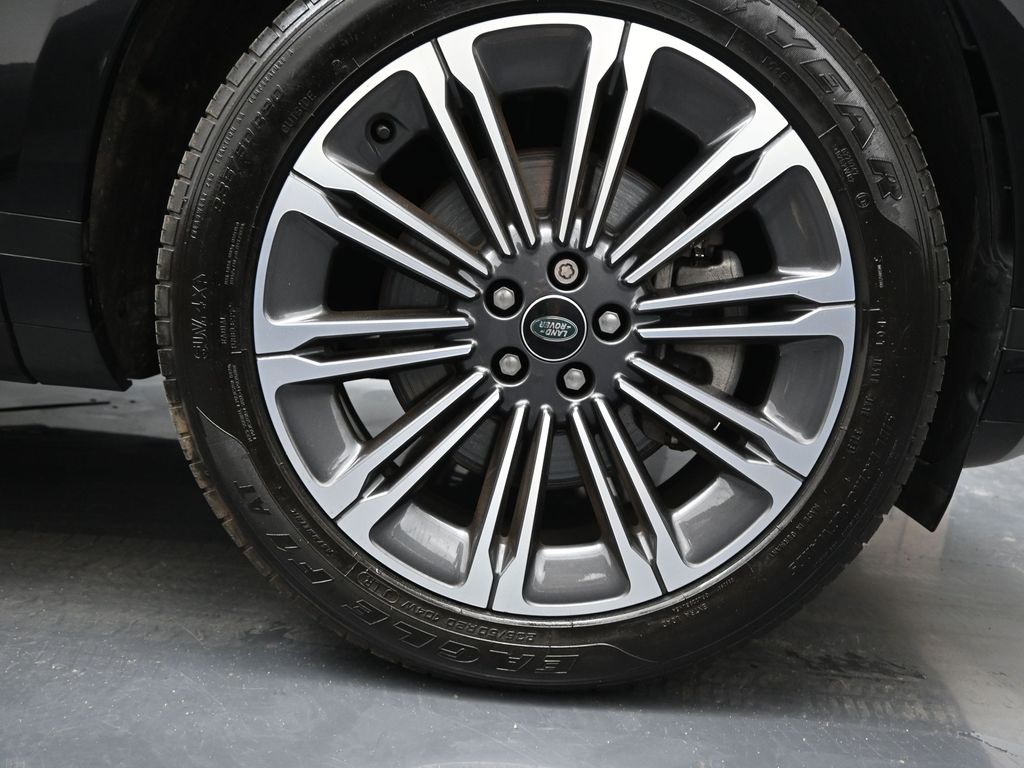 2024 Land Rover Range Rover Evoque S photo 9
