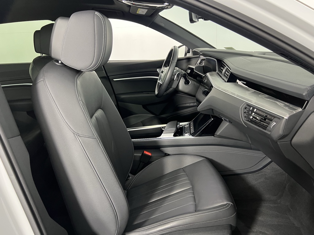 2023 Audi e-tron Premium photo 29