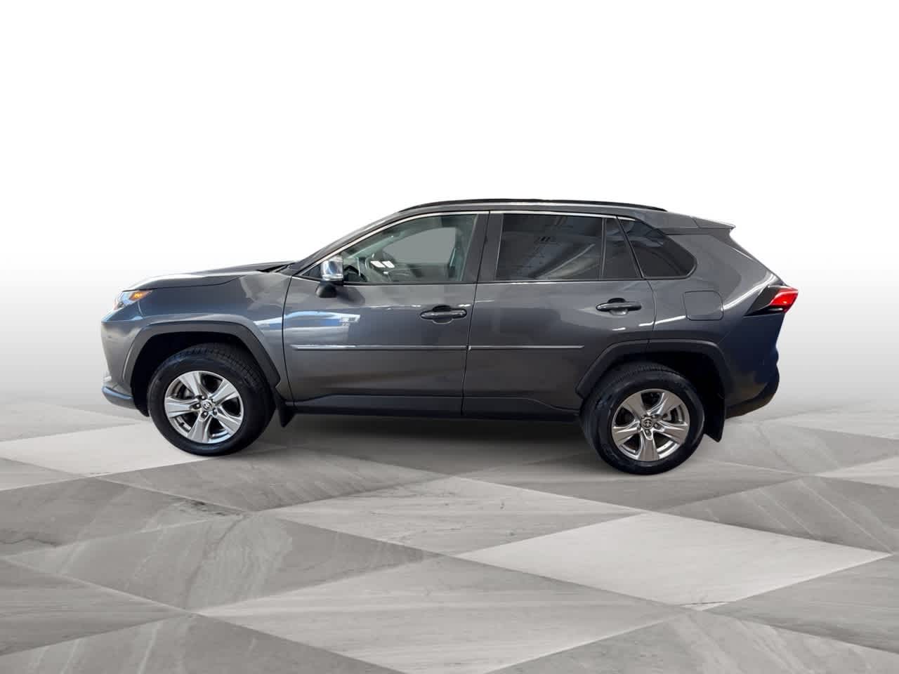 2023 Toyota RAV4 XLE photo 5