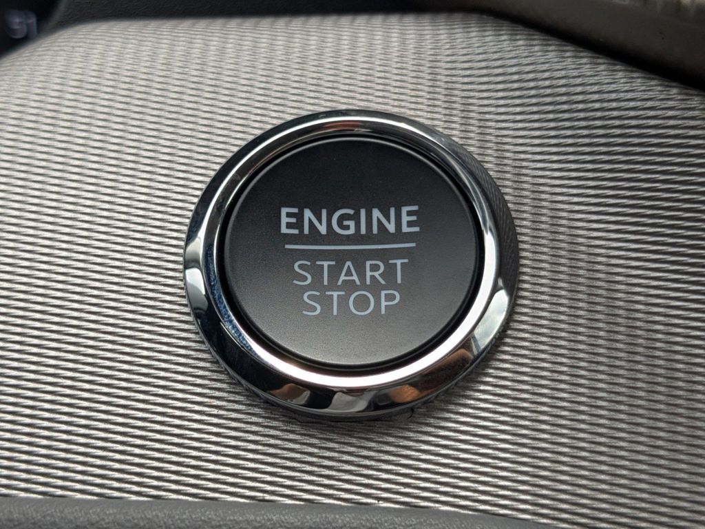 2025 Ford Explorer photo 23