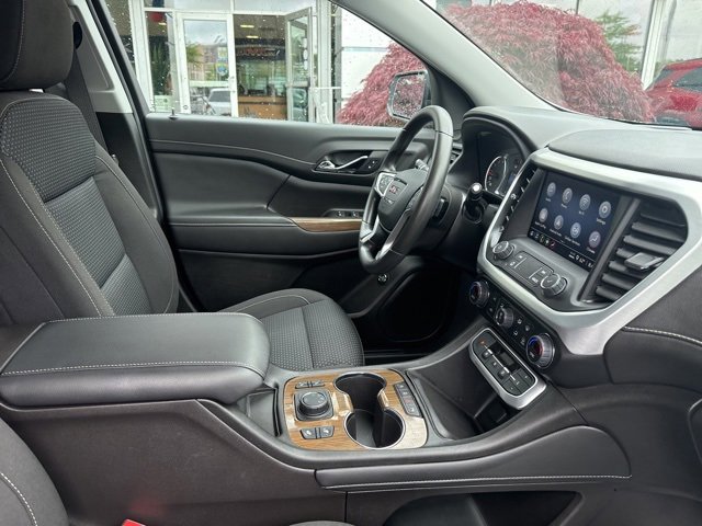 2022 Gmc Acadia SLE photo 28