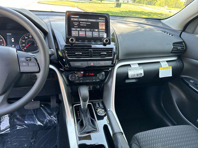 2024 Mitsubishi Eclipse Cross LE photo 15