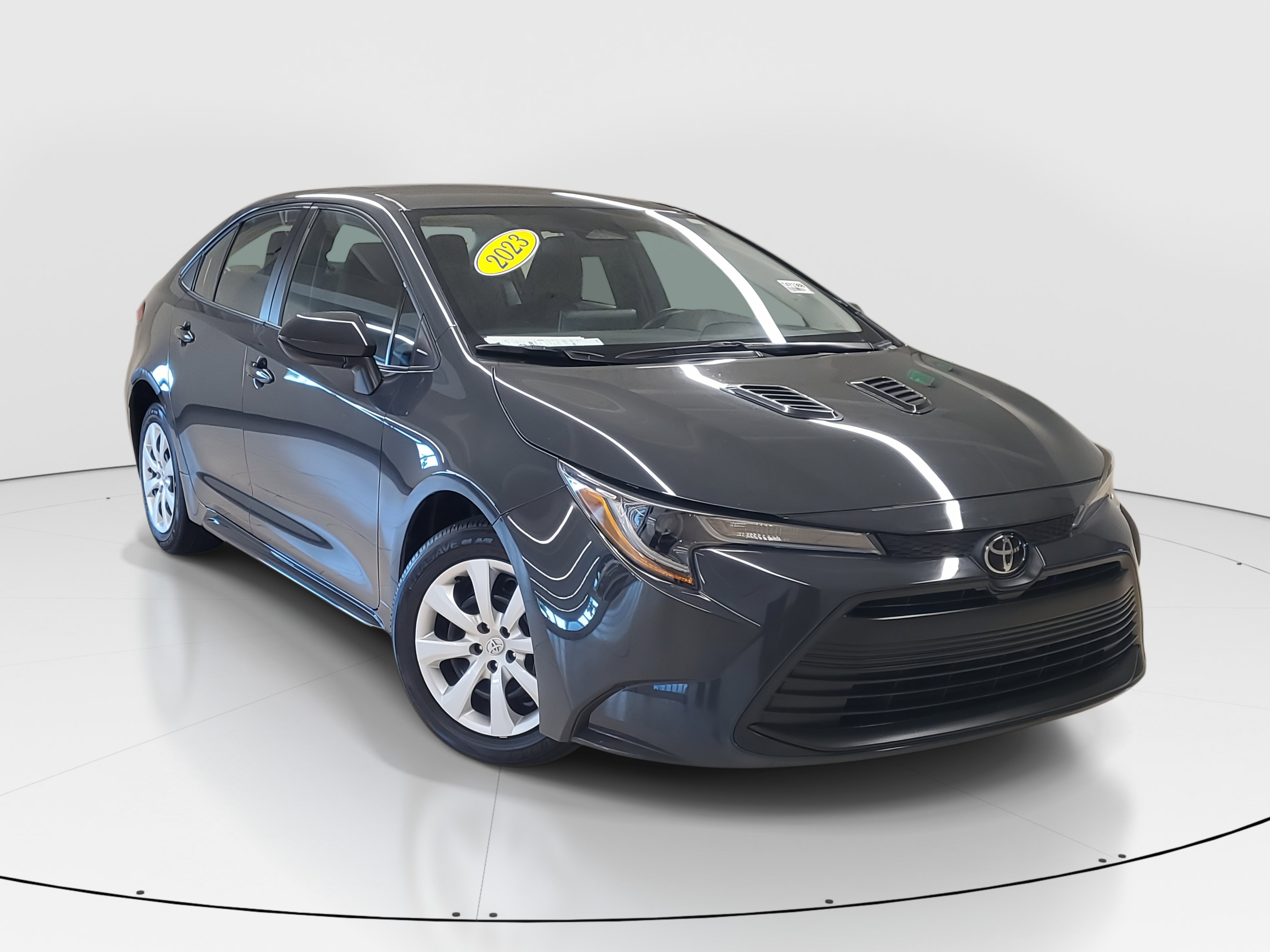 2023 Toyota Corolla LE photo 2