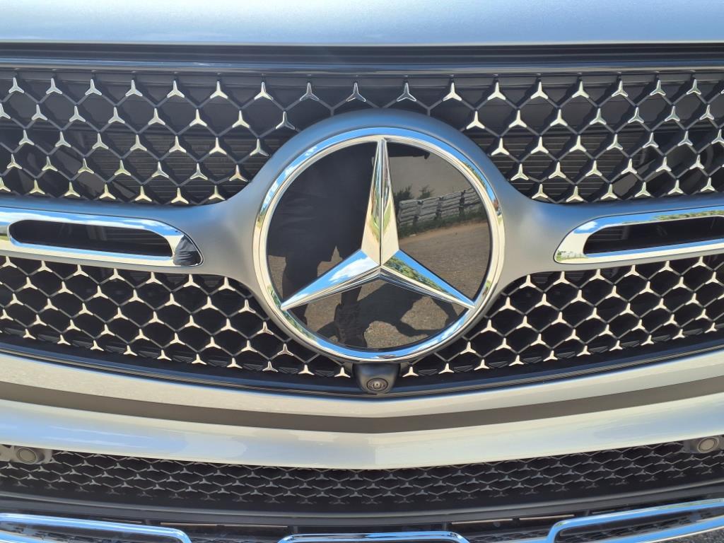 2026 Mercedes Benz GLC 300 4MATIC photo 3