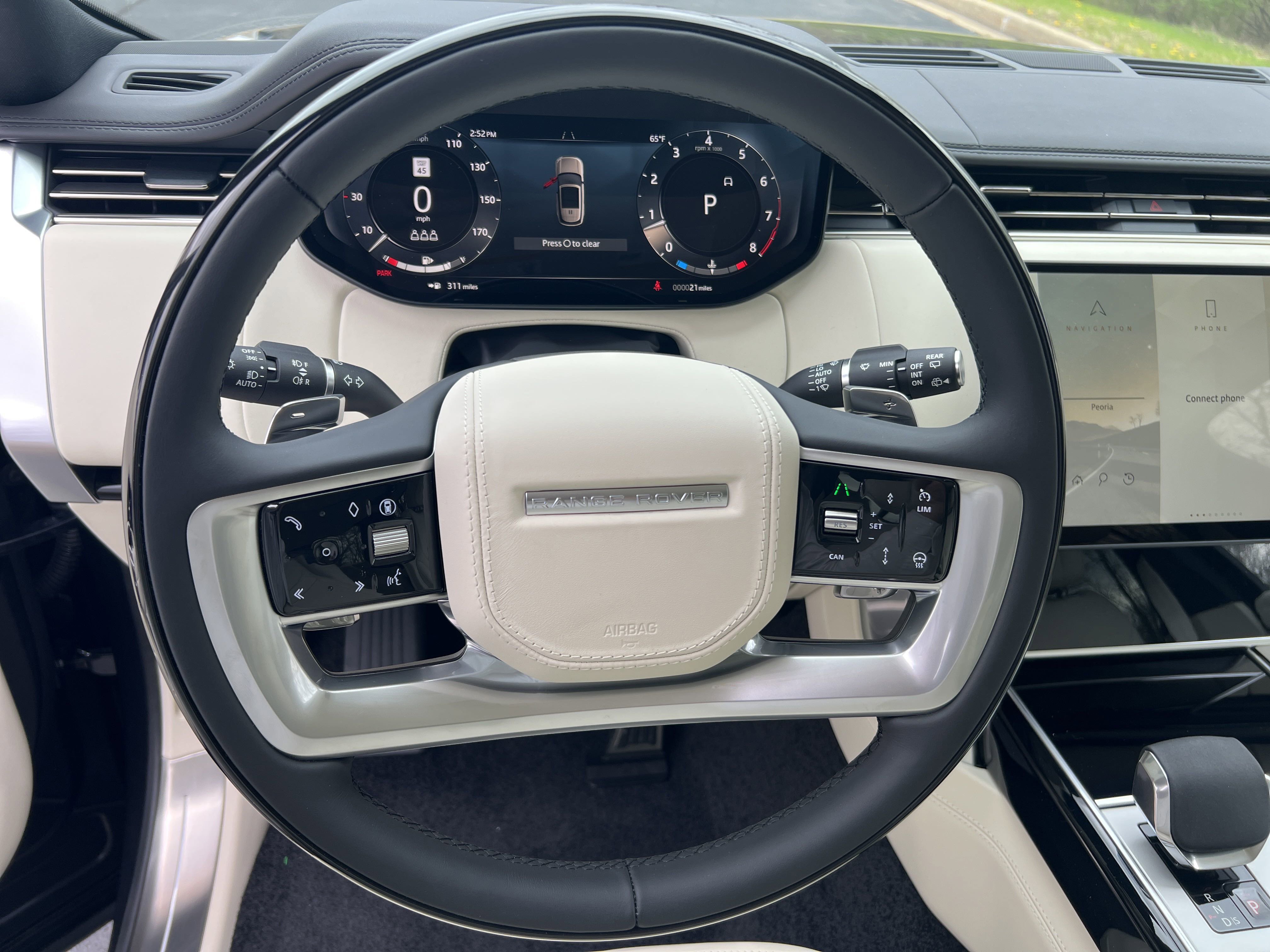 2025 Land Rover Range Rover SE photo 2