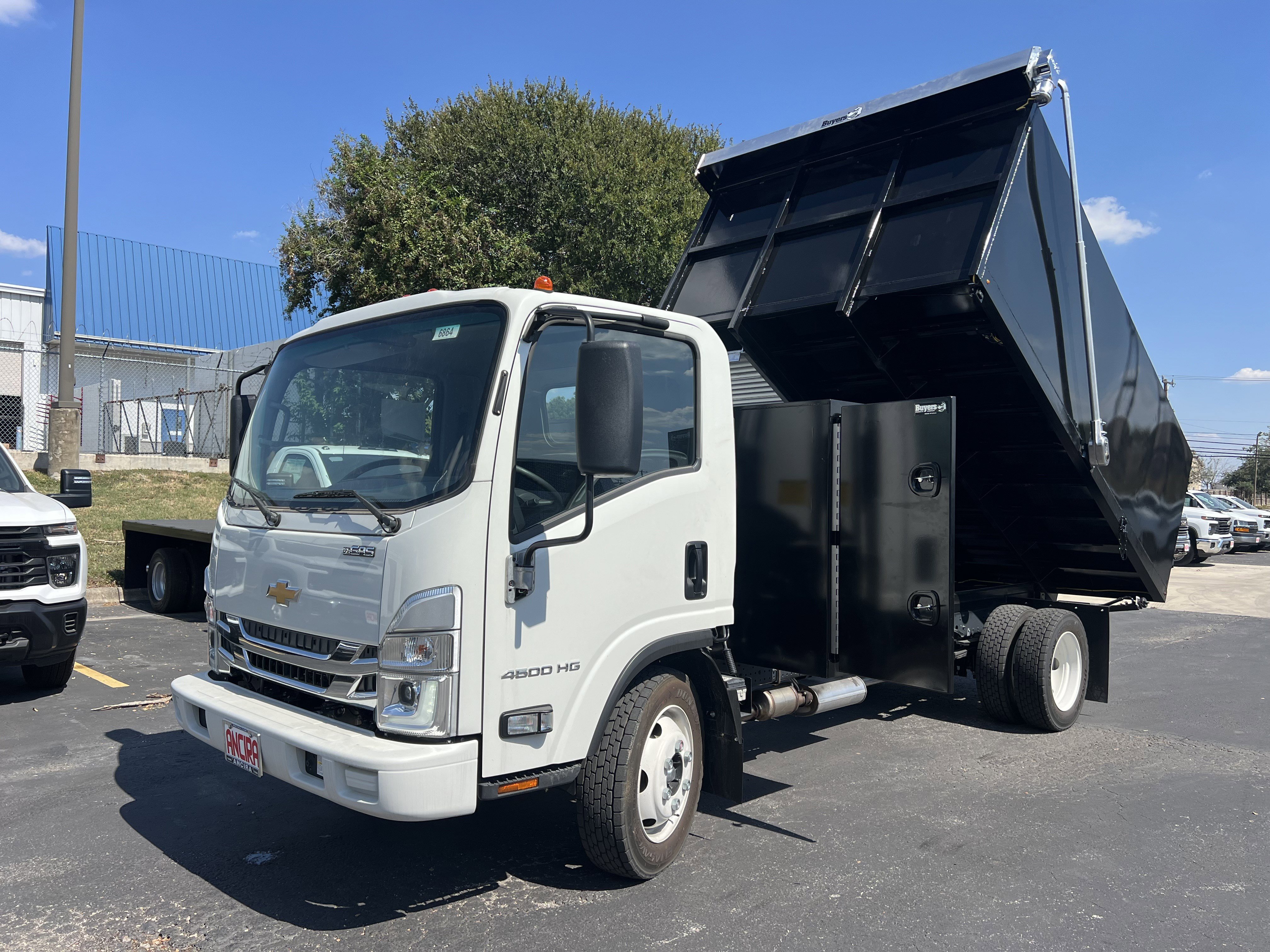 2025 Chevrolet Low Cab Forward Base's photo