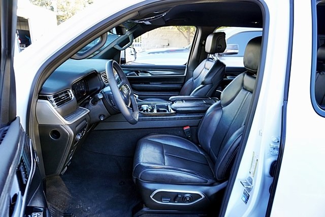 Used 2022 White Jeep Series II image 13