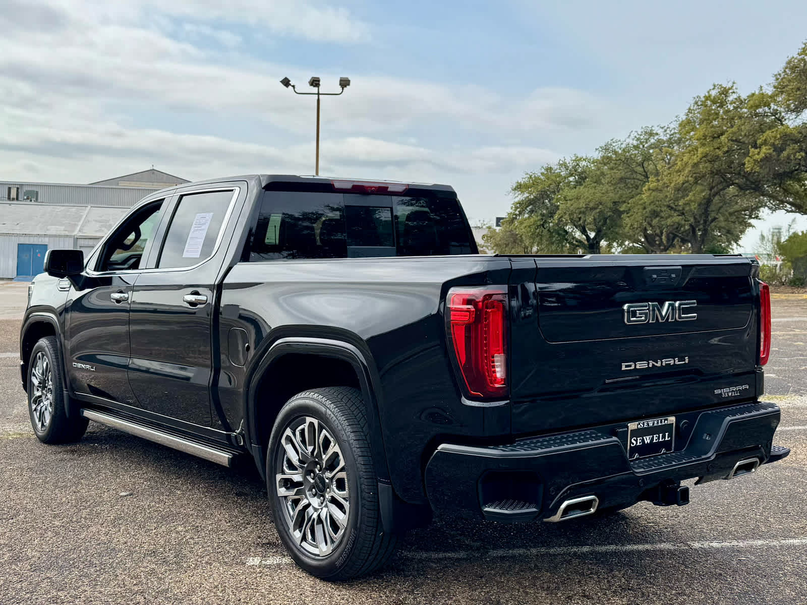 2025 Gmc Sierra 1500 Denali Ultimate photo 3
