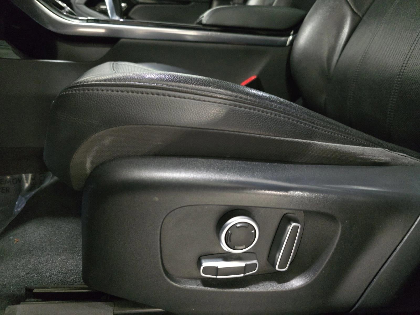 2022 Land Rover Range Rover Evoque SE photo 24