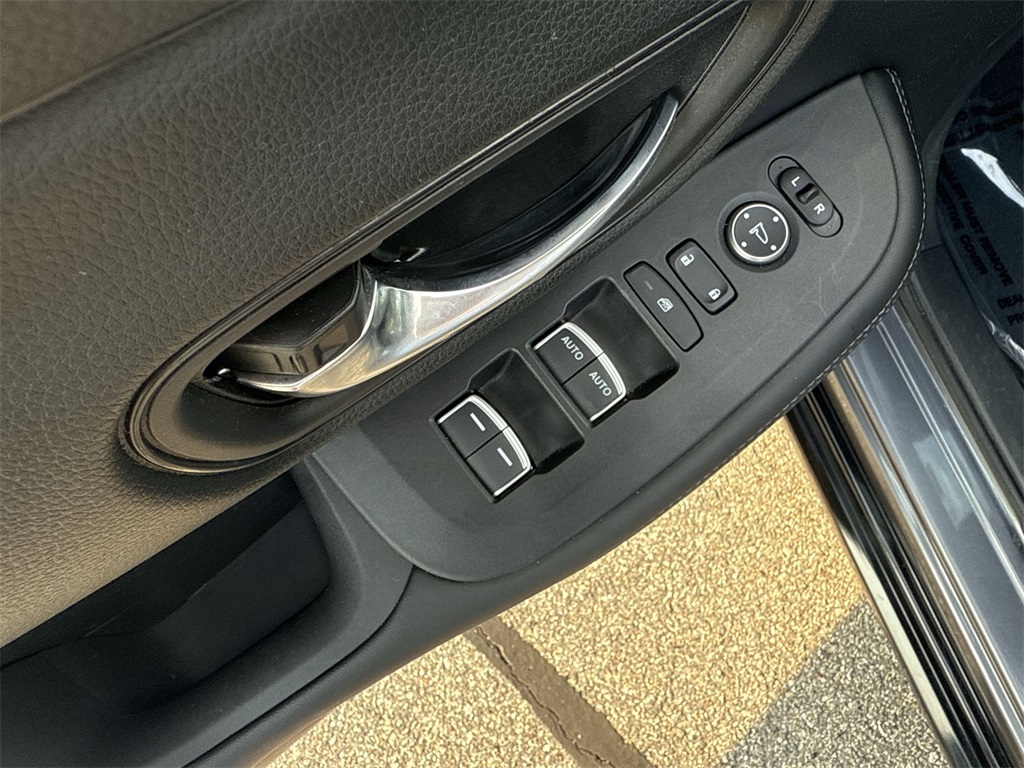 2023 Honda HR-V EX-L photo 4