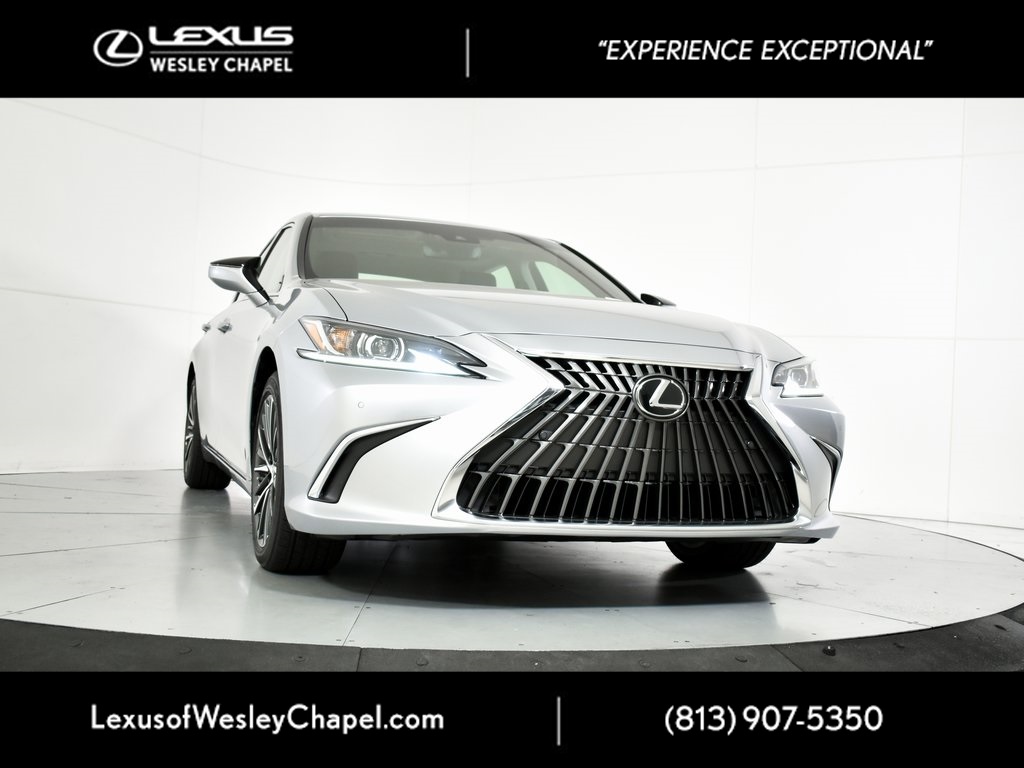 2025 Lexus ES 350's photo