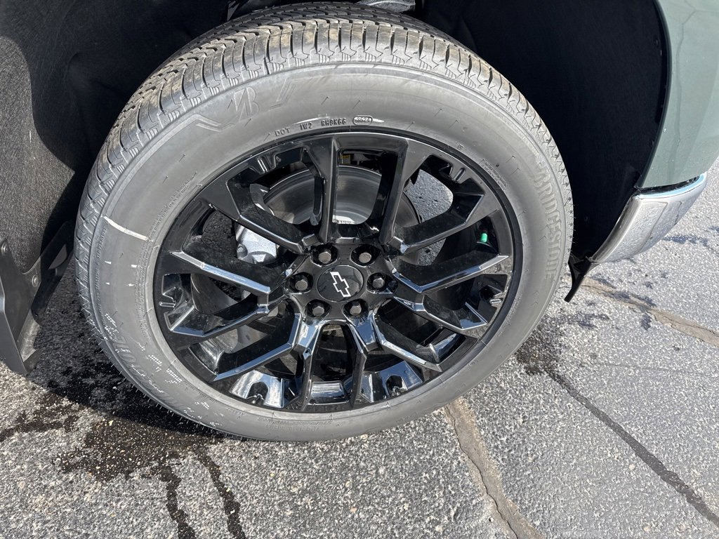 2025 Chevrolet Silverado 1500 LTZ photo 9
