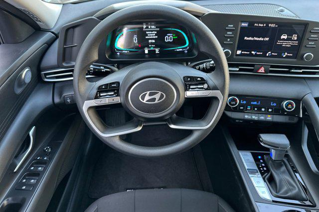 2025 Hyundai Elantra Hybrid Blue photo 14