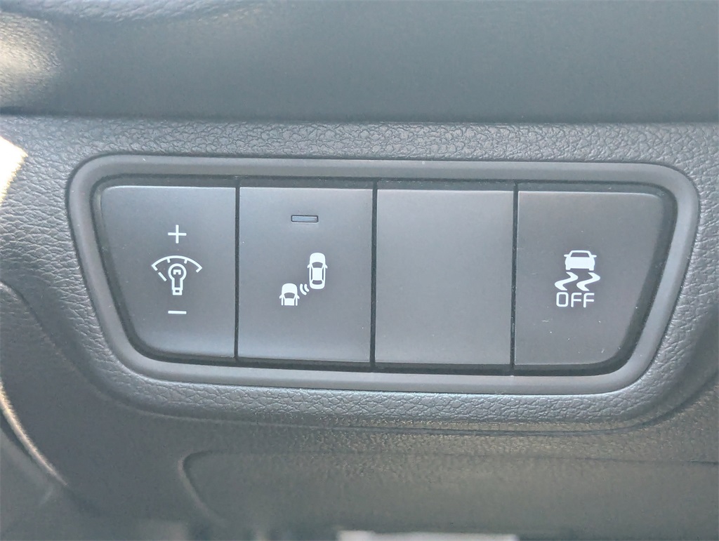 2023 Kia Forte GT-Line photo 11