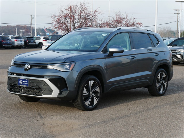 2025 Volkswagen Taos SE photo 2