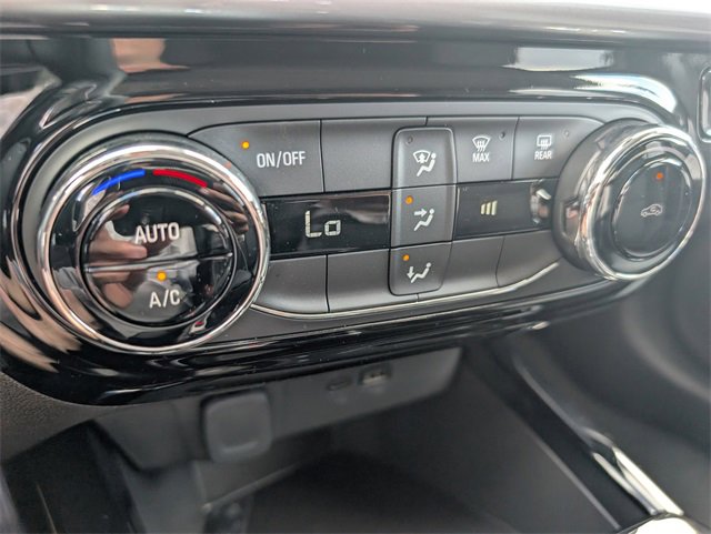 2025 Chevrolet Trax LT photo 17
