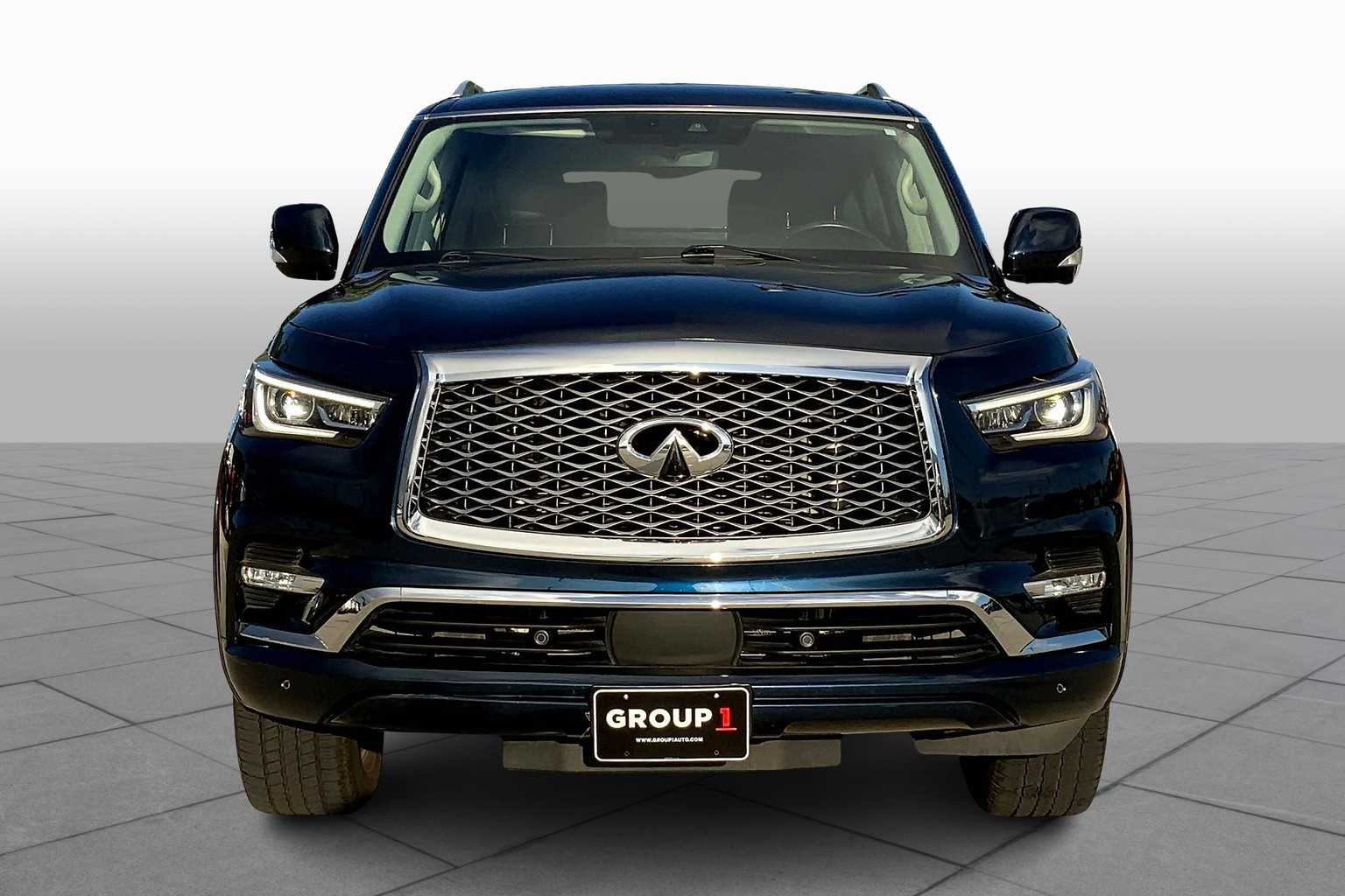 2022 Infiniti QX80 Luxe photo 3