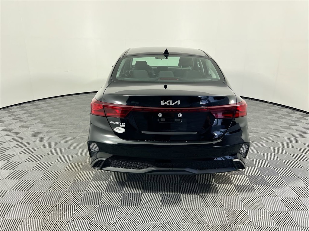 2024 Kia Forte LX photo 3