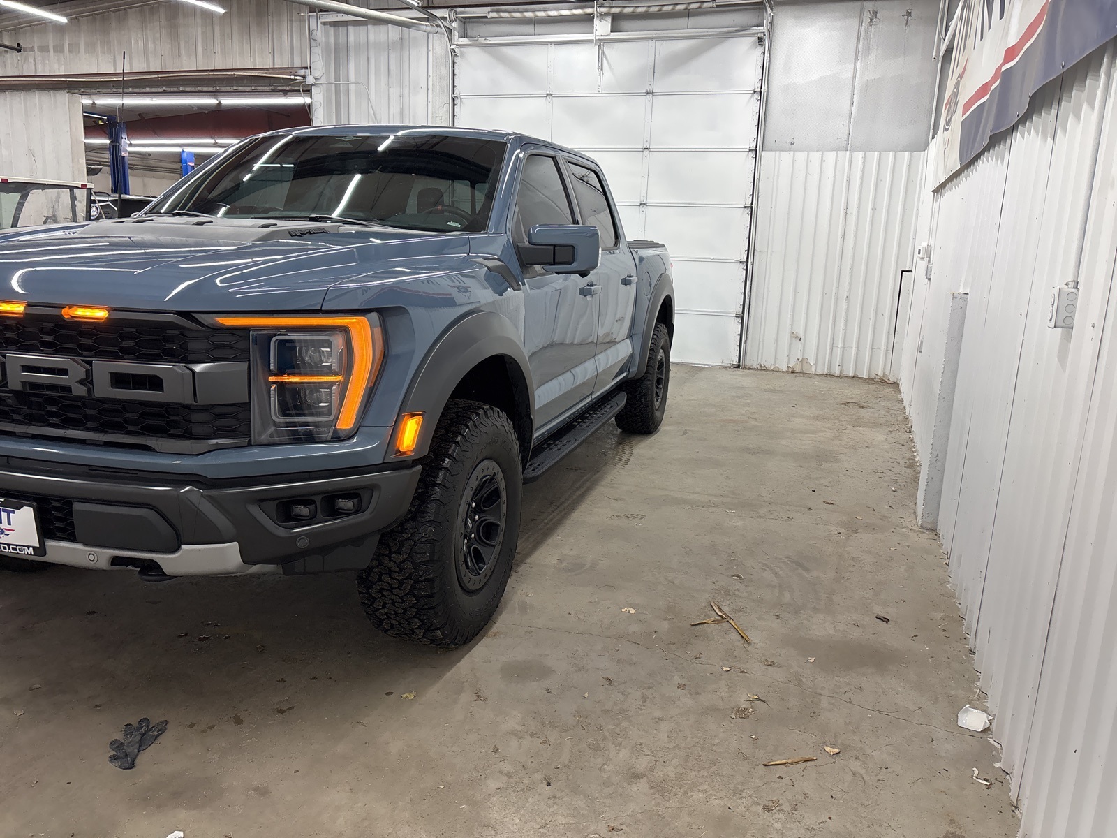2023 Ford F-150 Raptor photo 3
