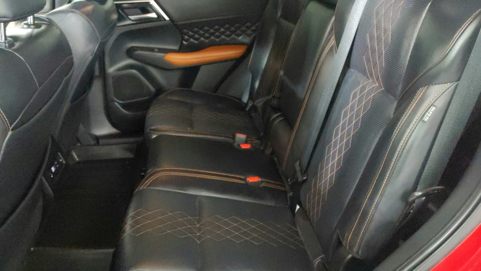 Used 2022  Mitsubishi SEL image 28