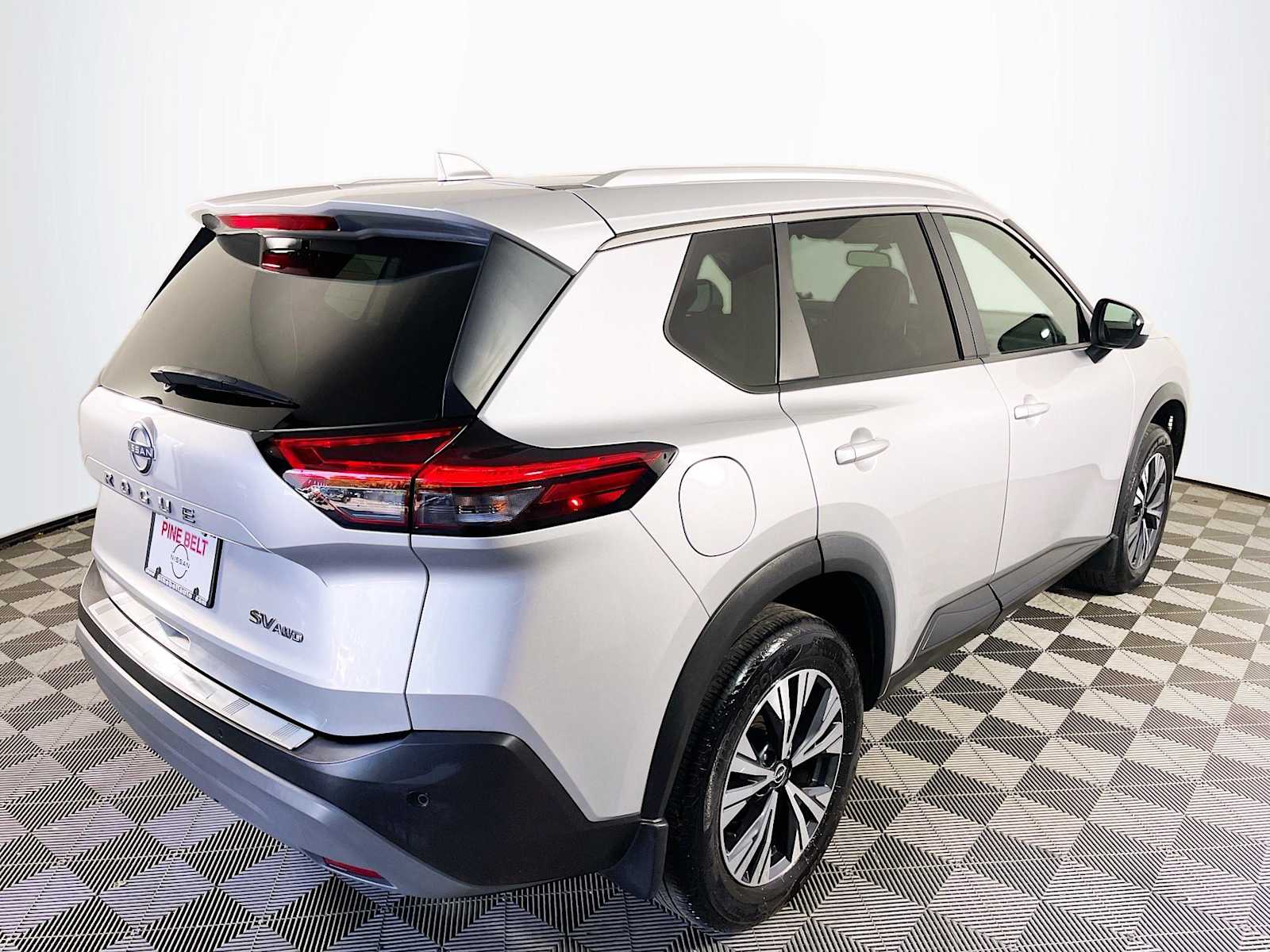 2023 Nissan Rogue SV photo 4