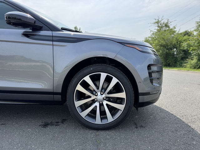 2026 Land Rover Range Rover Evoque Dynamic SE photo 9
