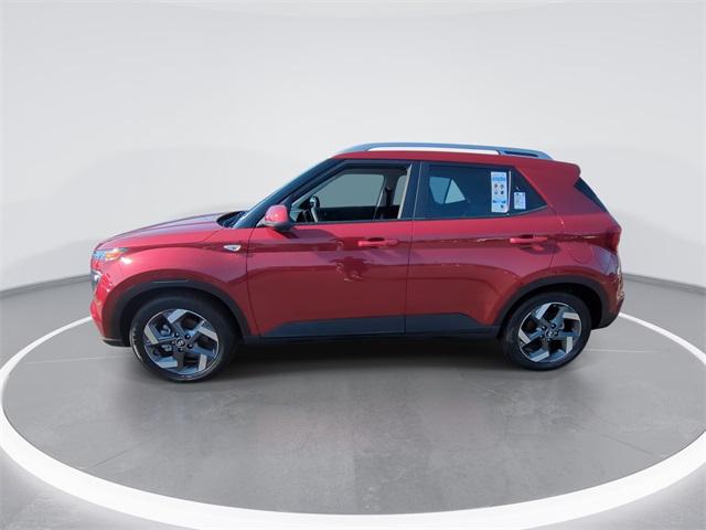2025 Hyundai Venue Limited photo 2