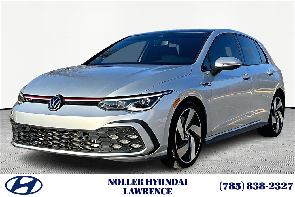 2022 Volkswagen Golf GTI SE's photo
