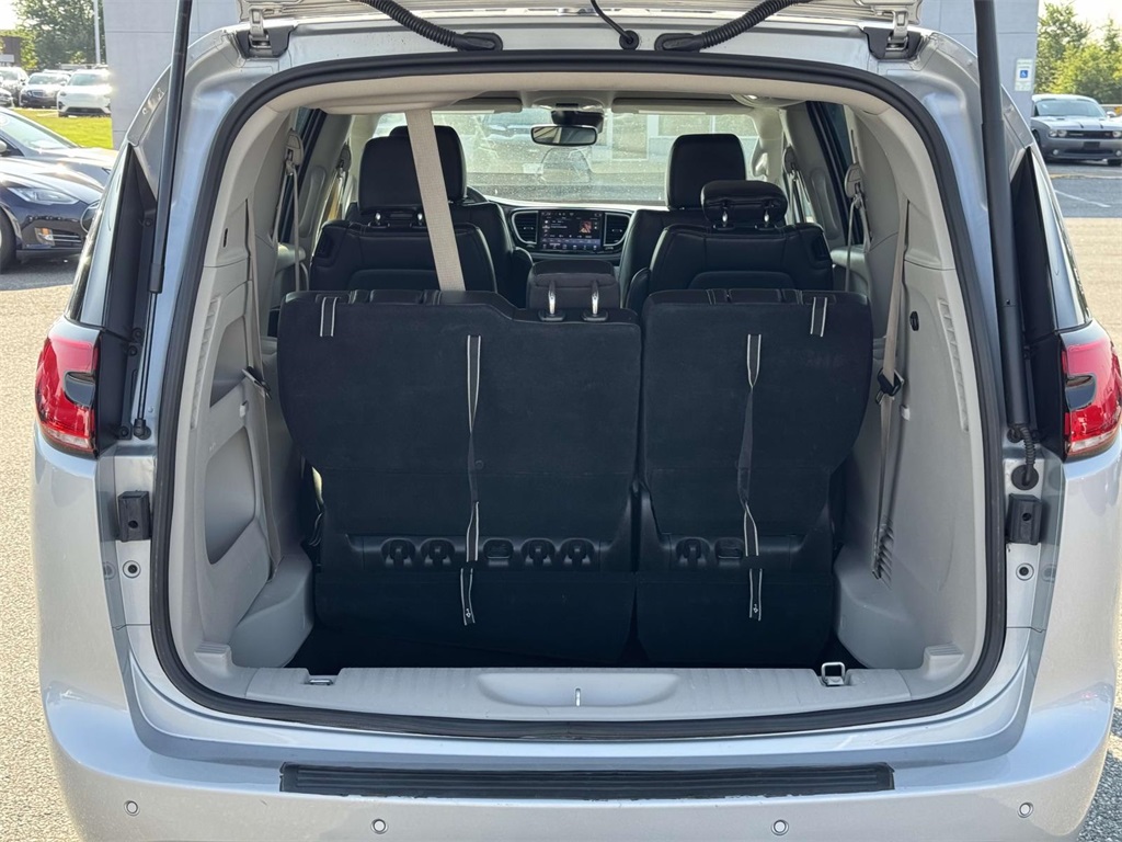 2023 Chrysler Pacifica Touring L photo 28