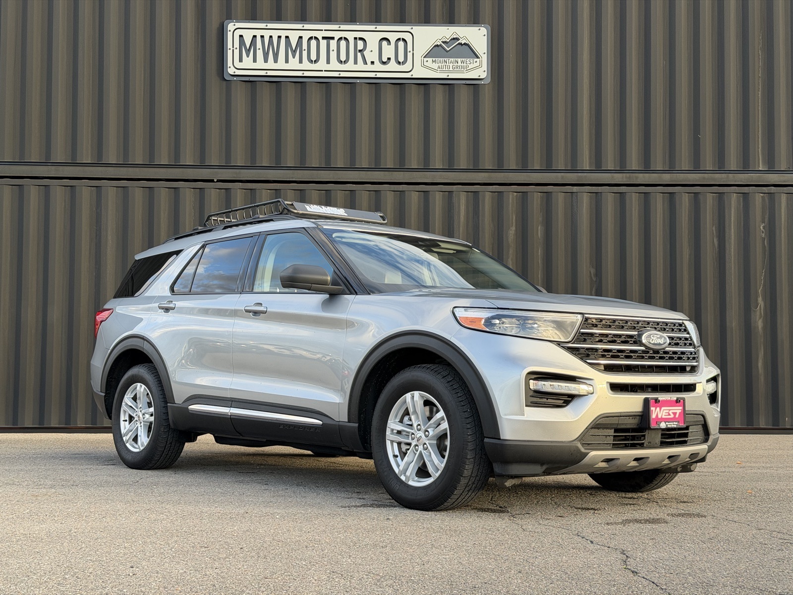 2023 Ford Explorer XLT's photo