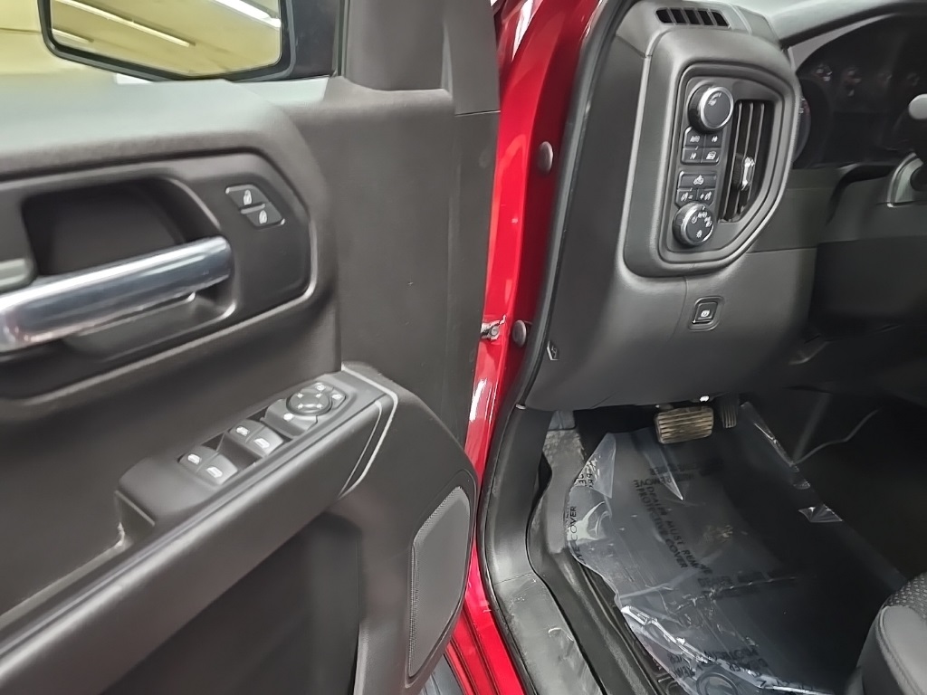 2020 Chevrolet Silverado 1500 Custom photo 27