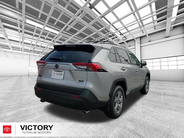 2025 Toyota RAV4 Hybrid XLE photo 3