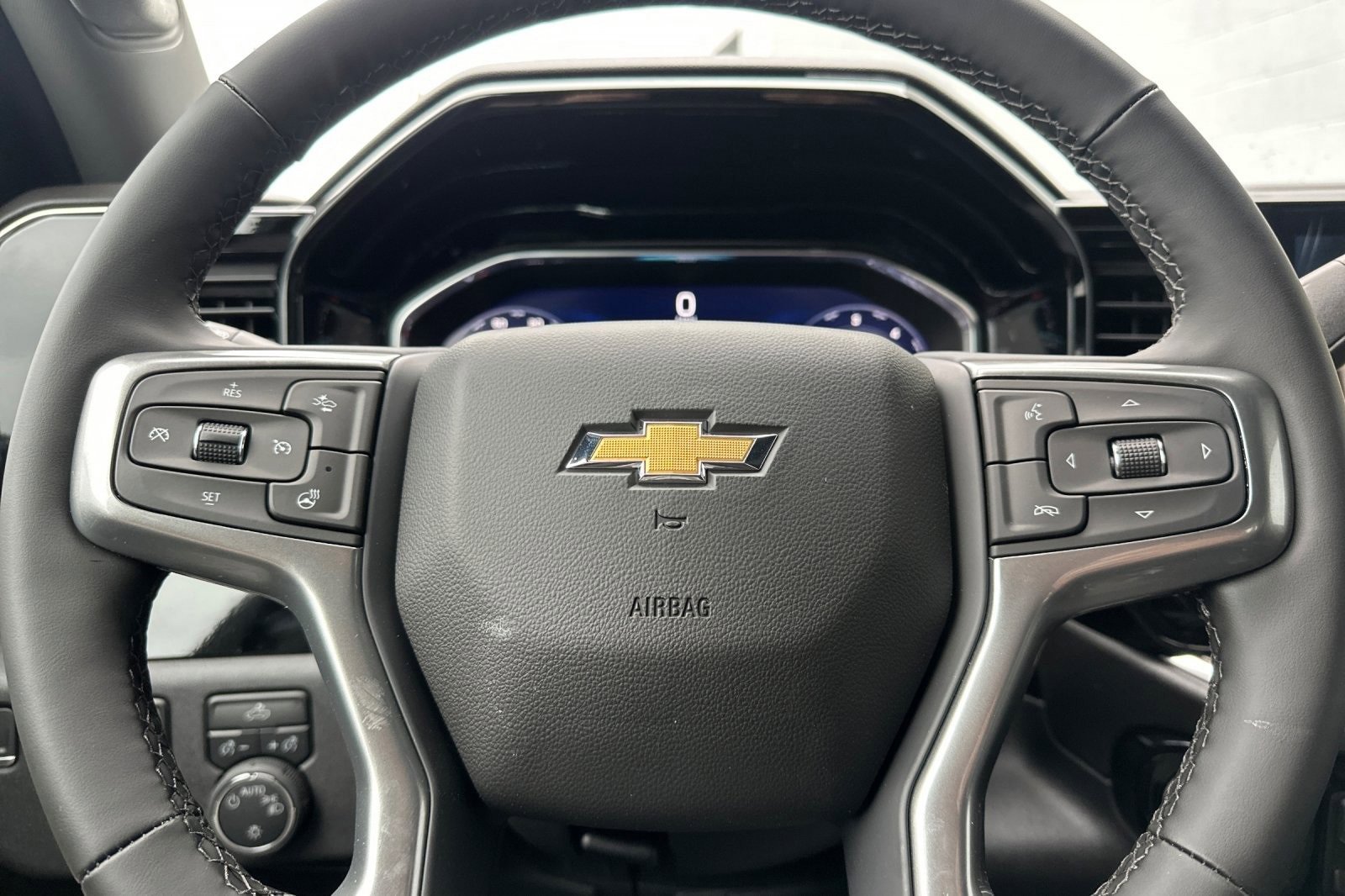 2025 Chevrolet Silverado LT photo 25