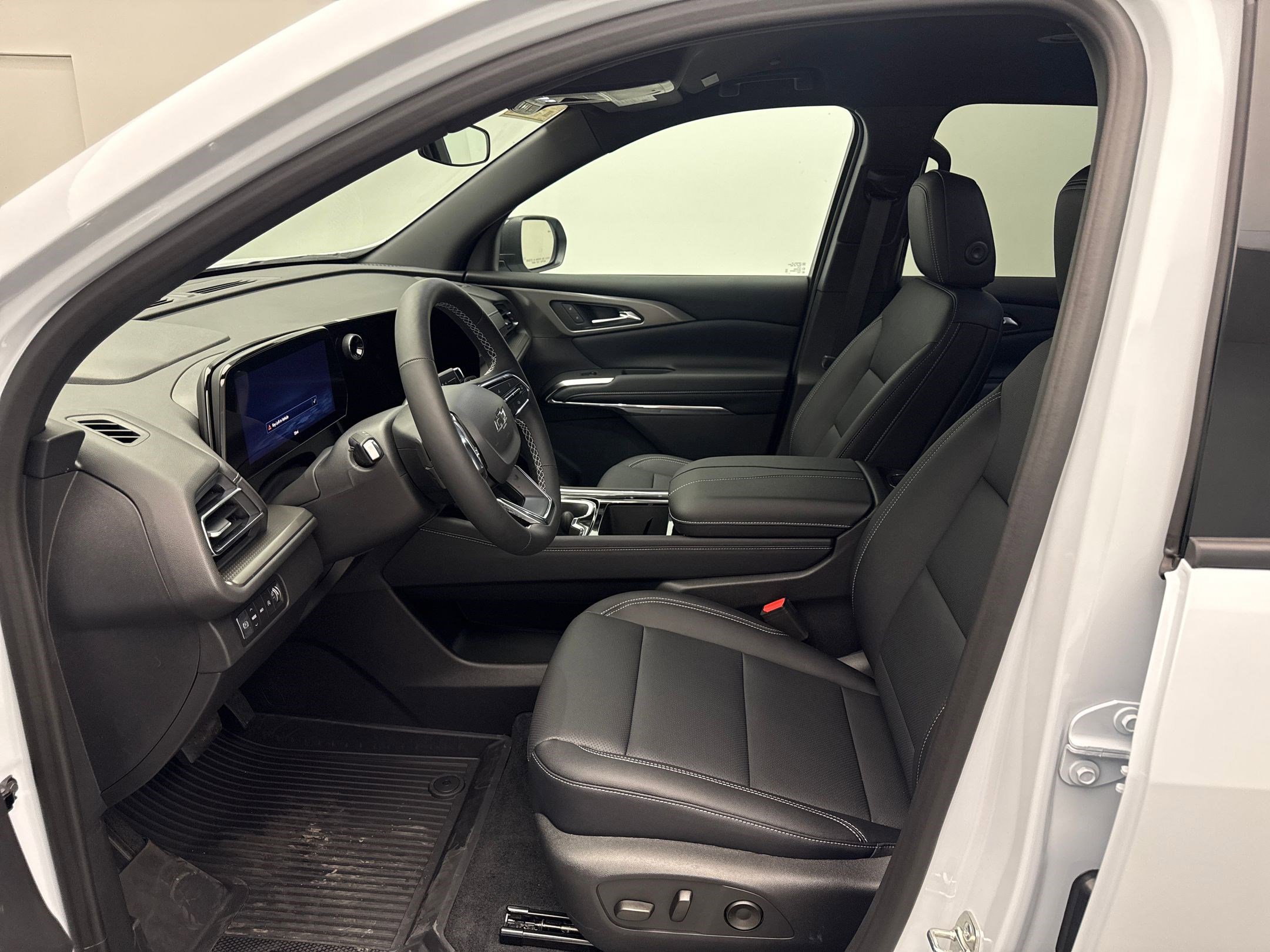 2026 Chevrolet Traverse photo 4