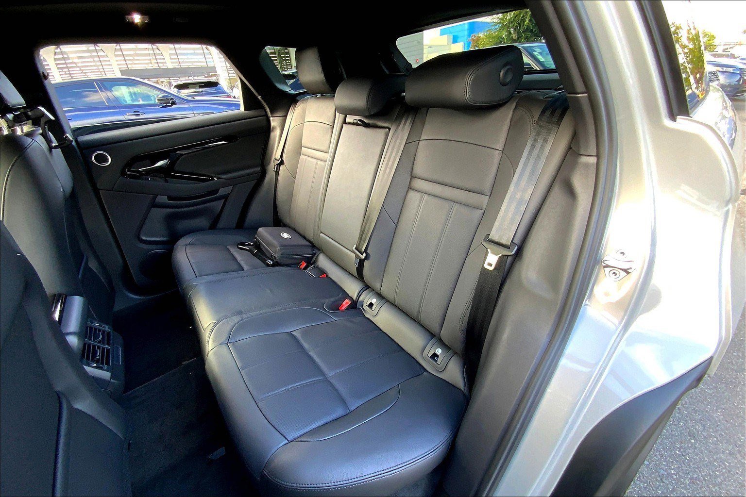 2026 Land Rover Range Rover Evoque S photo 7